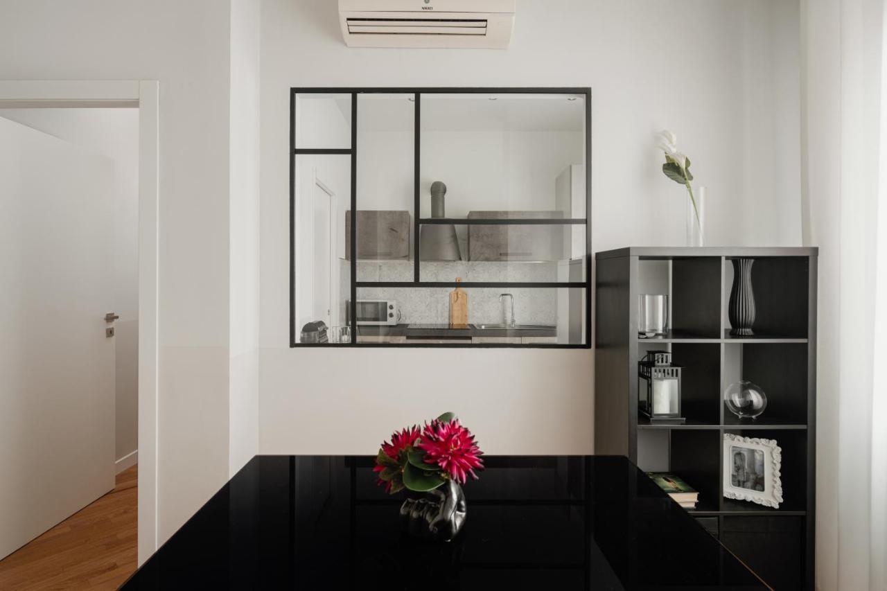 Deluxe Central Apartment Бергамо Экстерьер фото